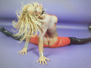 BimboBarbie - Musik, Sport, Einkaufen, Pole Dance