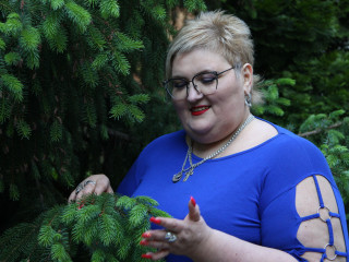 SVETLANA - Ich liebe gesellige und gro&szlig;z&uuml;gige Menschen